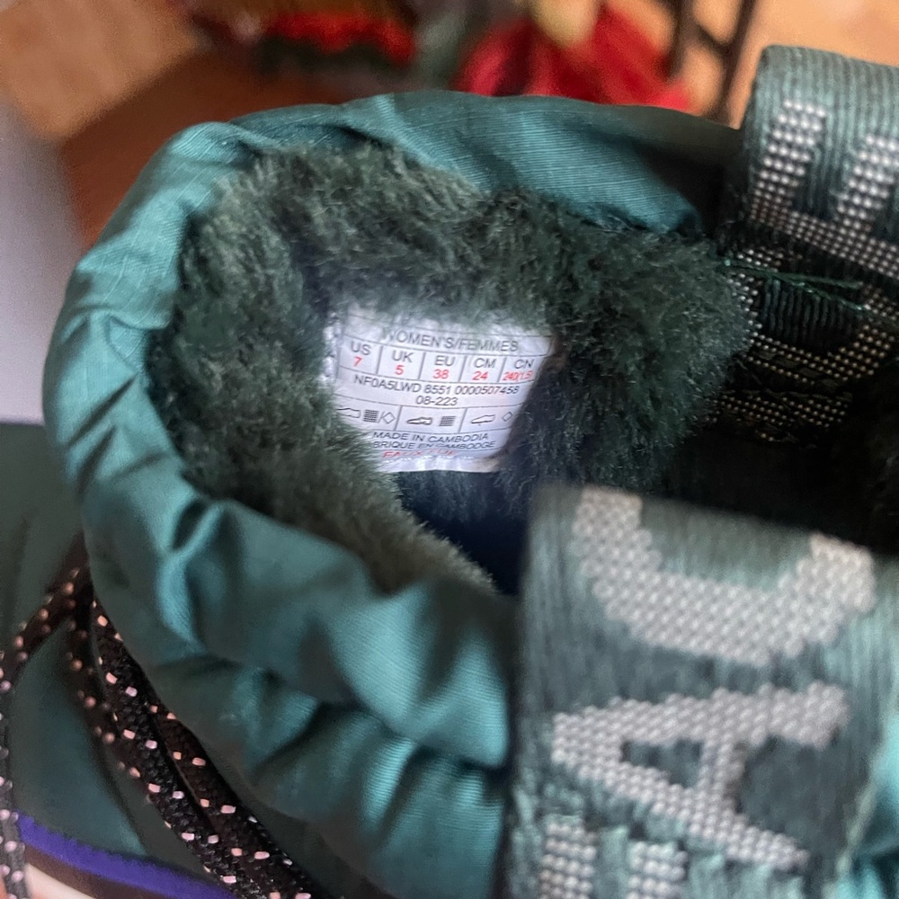 North Face Boot Size 7 New Without Box - image 3